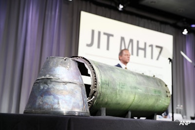 GeenStijl: Persconferentie JIT: BUK-raket die MH17 neerhaalde kwam ...