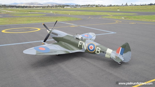 GeenStijl: TE KOOP! Een Spitfire Mk IX