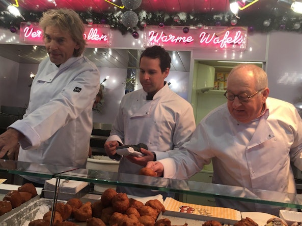 OLIEBOLLEN! FRRRRIKANDELLEN! OLIEBOLLEN! FRRRRIKANDELLEN!