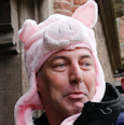 edje had geeneens geld om zijn hippe muts op te zetten edje had geeneens geld om zijn hippe muts op te zetten